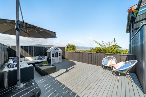 Photo of property in 24 Magnolia Grove, Maungaraki, Lower Hutt, 5010