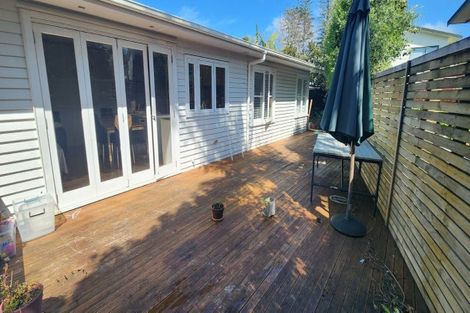 Photo of property in 13 Raleigh Road, Northcote, Auckland, 0627