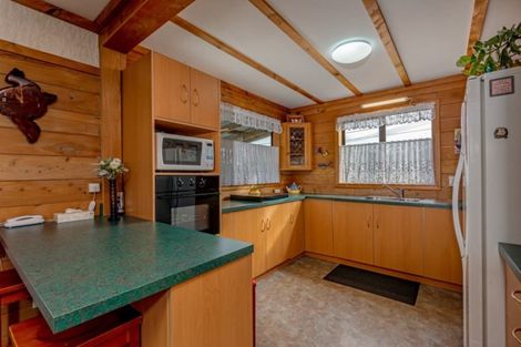 Photo of property in 1915 Parewanui Road, Parewanui, Bulls, 4894