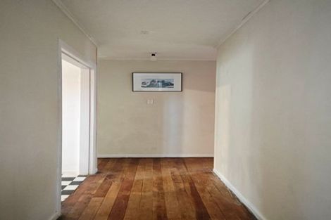 Photo of property in 18 Saint Leonards Road, Kelston, Auckland, 0602