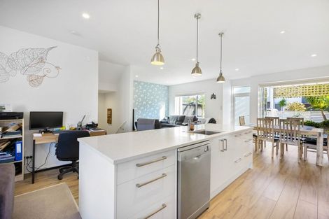 Photo of property in 15 Watermill Lane, Silverdale, 0932