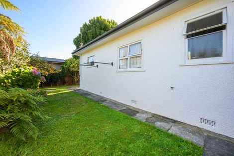 Photo of property in 1 Cremorne Avenue, Hokowhitu, Palmerston North, 4410