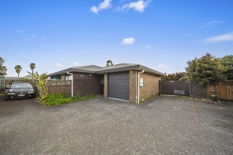 Photo of property in 27 Robertson Road, Favona, Auckland, 2024