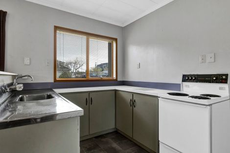 Photo of property in 39 Birdwood Avenue, Moturoa, New Plymouth, 4310