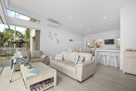 Photo of property in 870 Whangaparaoa Road, Manly, Whangaparaoa, 0930
