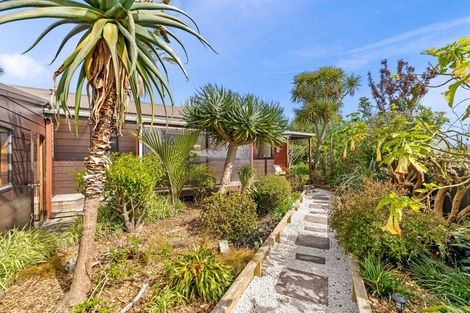 Photo of property in 13 Ferry Road, Waipu, 0510