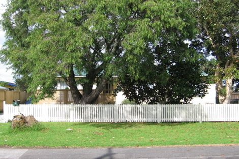Photo of property in 1 Waipani Road, Te Atatu Peninsula, Auckland, 0610