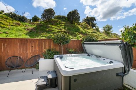 Photo of property in 35 Freedom Drive, Kelvin Grove, Palmerston North, 4414