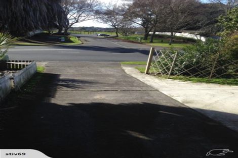 Photo of property in 37 Cascades Road, Pakuranga Heights, Auckland, 2010