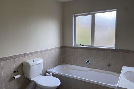 Photo of property in 22 Maypark Crescent, Flat Bush, Auckland, 2016