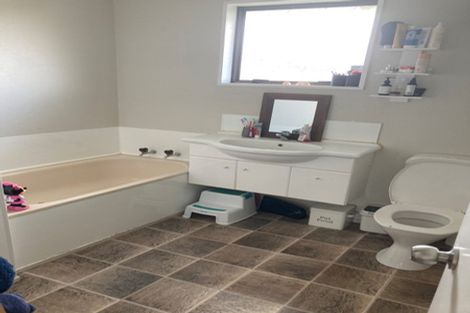 Photo of property in 32 Blomfield Street, Nawton, Hamilton, 3200