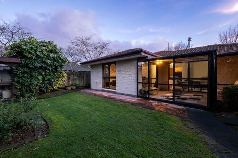 Photo of property in 22 Broadfell Avenue, Avonhead, Christchurch, 8042