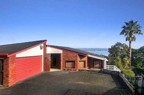 Photo of property in 9 Poaka Place, Beach Haven, Auckland, 0626