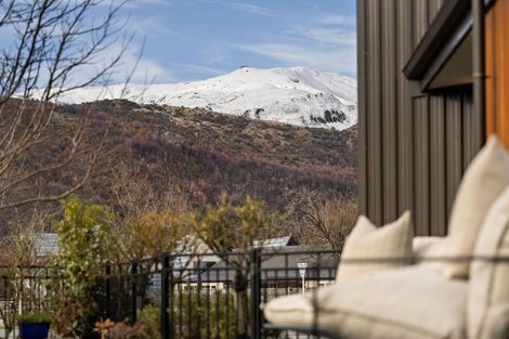 Photo of property in 20 Adamson Drive, Arrowtown, 9302