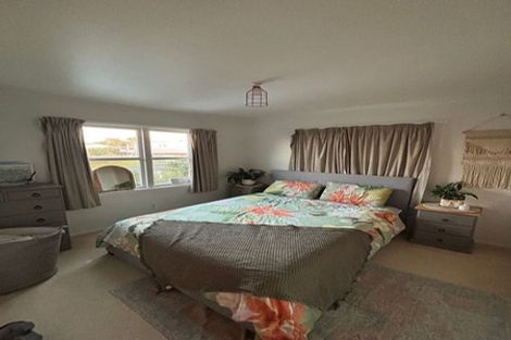 Photo of property in 1/18 Fowler Street, Northcote, Auckland, 0627