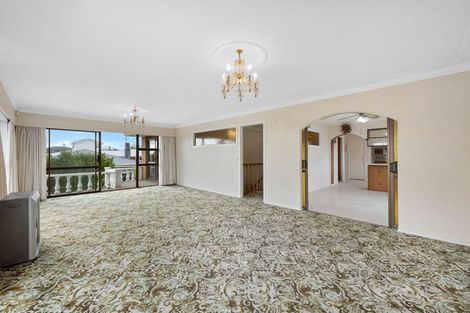 Photo of property in 44 Bradbury Road, Botany Downs, Auckland, 2010