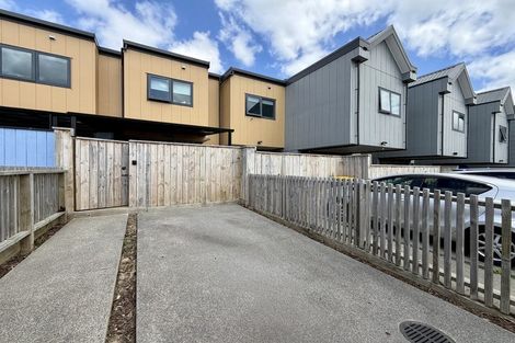 Photo of property in 39 Otuwairoa Esplanade, Opaheke, Papakura, 2113