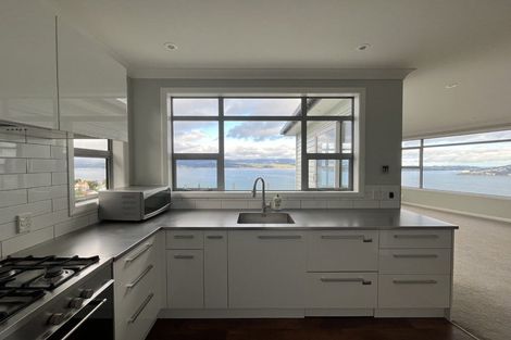 Photo of property in 118a Nicholson Road, Khandallah, Wellington, 6035