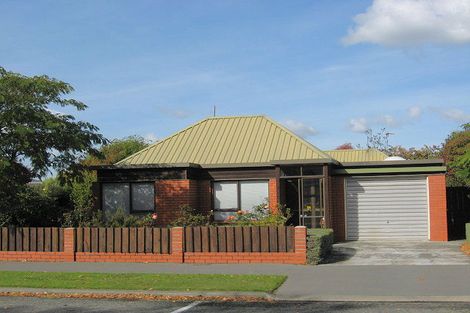 Photo of property in 2/29 Solway Avenue, Ilam, Christchurch, 8041