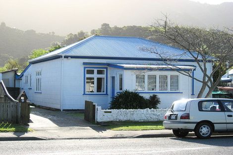 Photo of property in 37 York Street, Picton, 7220
