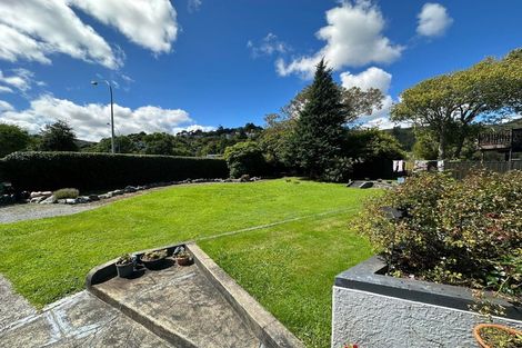 Photo of property in 22 Stokes Valley Road, Stokes Valley, Lower Hutt, 5019