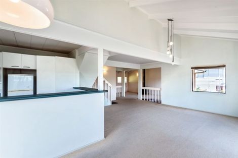 Photo of property in 5 Baltimore Place, Forrest Hill, Auckland, 0620
