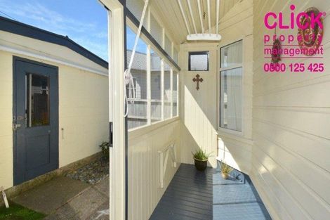 Photo of property in 69 Hargest Crescent, Saint Clair, Dunedin, 9012