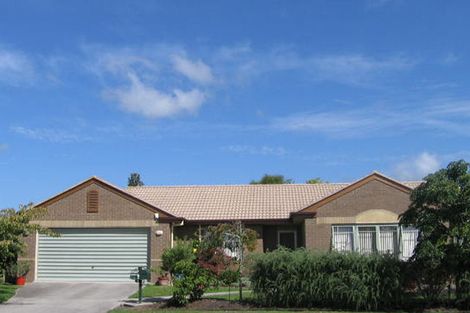 Photo of property in 14 Graven Court, Henderson, Auckland, 0612