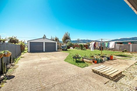 Photo of property in 13 Webb Street, Westport, 7825