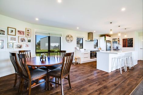 Photo of property in 115 Holmes Road, Waiuku, 2682