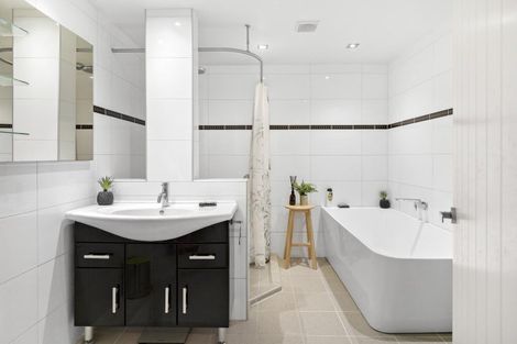 Photo of property in 31 Highbury Crescent, Highbury, Wellington, 6012