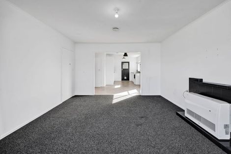 Photo of property in 10 Ramanui Avenue, Hawera, 4610