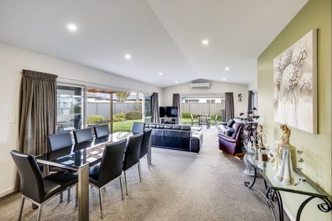 Photo of property in 10 Ohau Place, Poraiti, Napier, 4112