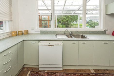 Photo of property in 15 Kelvin Street, Aramoho, Whanganui, 4500