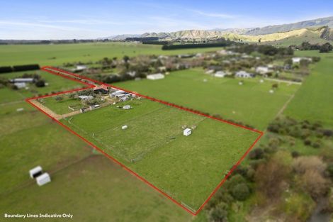 Photo of property in 103 Waikawa Beach Road, Manakau, Levin, 5573