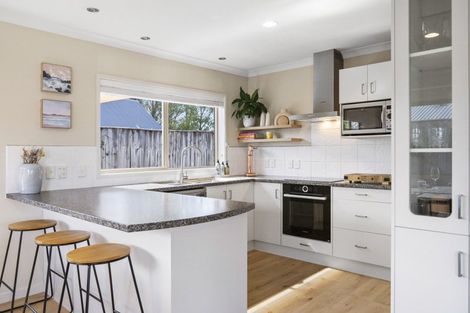 Photo of property in 15 Emery Place, Papamoa Beach, Papamoa, 3118