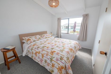 Photo of property in 38 Stratford Drive, Cable Bay, 0420