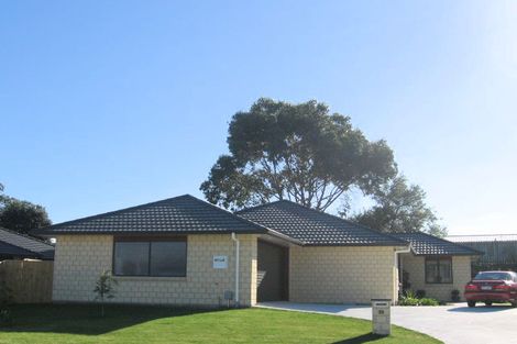 Photo of property in 35 Gandalf Crescent, Paraparaumu, 5032