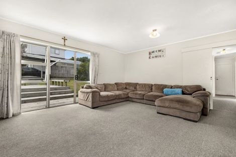 Photo of property in 4/23 Luckens Road, West Harbour, Auckland, 0618