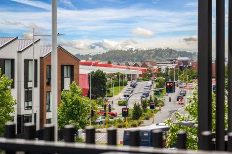 Photo of property in 3/2 Rangitamiro Place, Hobsonville, Auckland, 0616