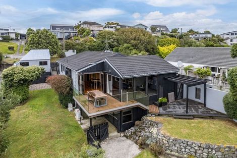 Photo of property in 55 Kahu Road, Paremata, Porirua, 5024