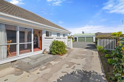 Photo of property in 861 Main North Road, Belfast, Christchurch, 8051