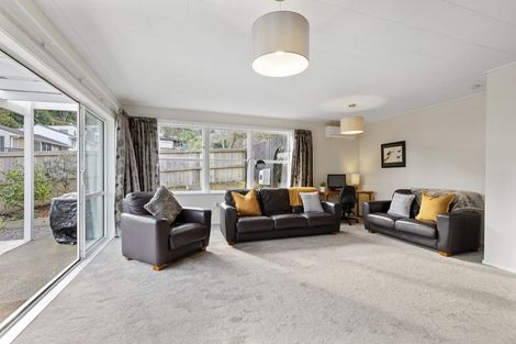 Photo of property in 1 Clematis Grove, Maungaraki, Lower Hutt, 5010