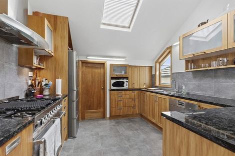 Photo of property in 156 Nevay Road, Karaka Bays, Wellington, 6022