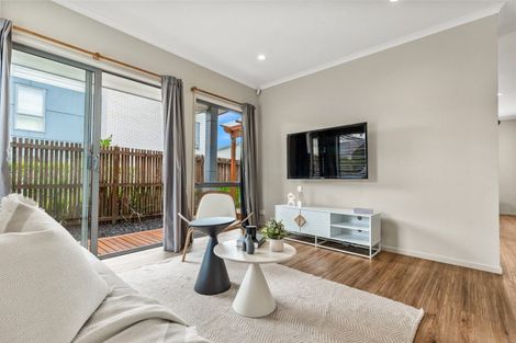 Photo of property in 58 Station Street, Hobsonville, Auckland, 0616
