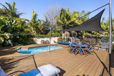 Photo of property in 32 The Circle, Manly, Whangaparaoa, 0930