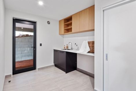 Photo of property in 2 Bluewater View, Mount Pleasant, Christchurch, 8081