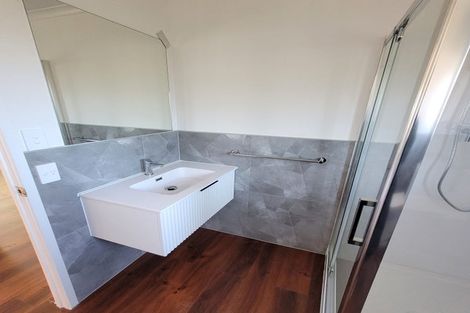 Photo of property in 81 Oreil Avenue, West Harbour, Auckland, 0618