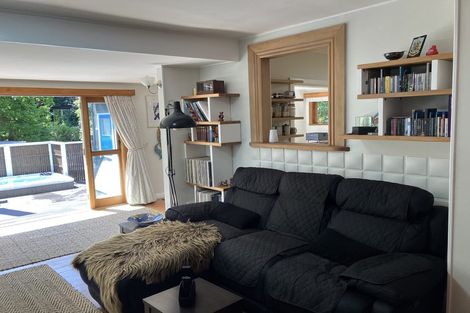 Photo of property in 8 Taungata Road, York Bay, Lower Hutt, 5013