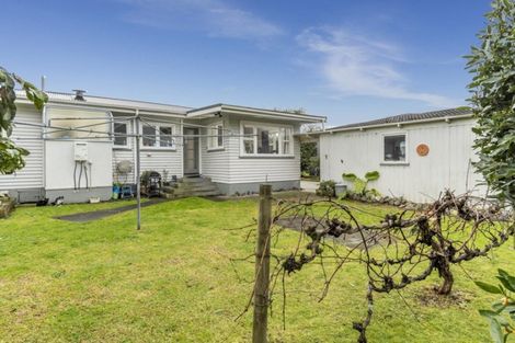 Photo of property in 8 Crescent Road, Otumoetai, Tauranga, 3110